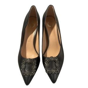 Elegant Black Women's Shoes with Embellished Buckle